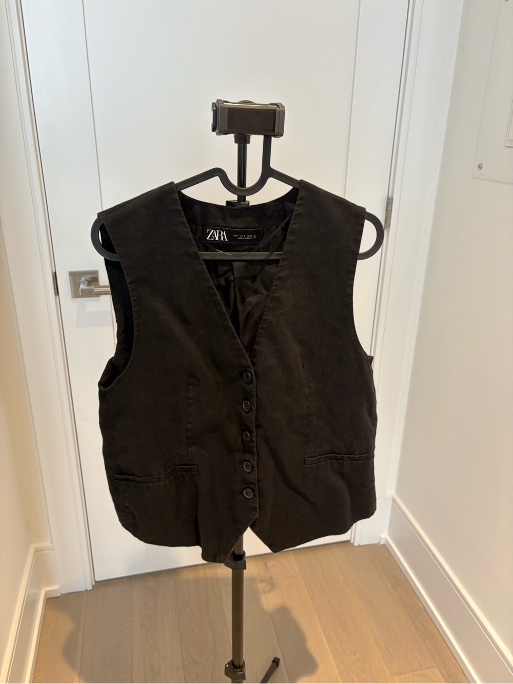 Zara Black Button-Front Sleeveless Vest